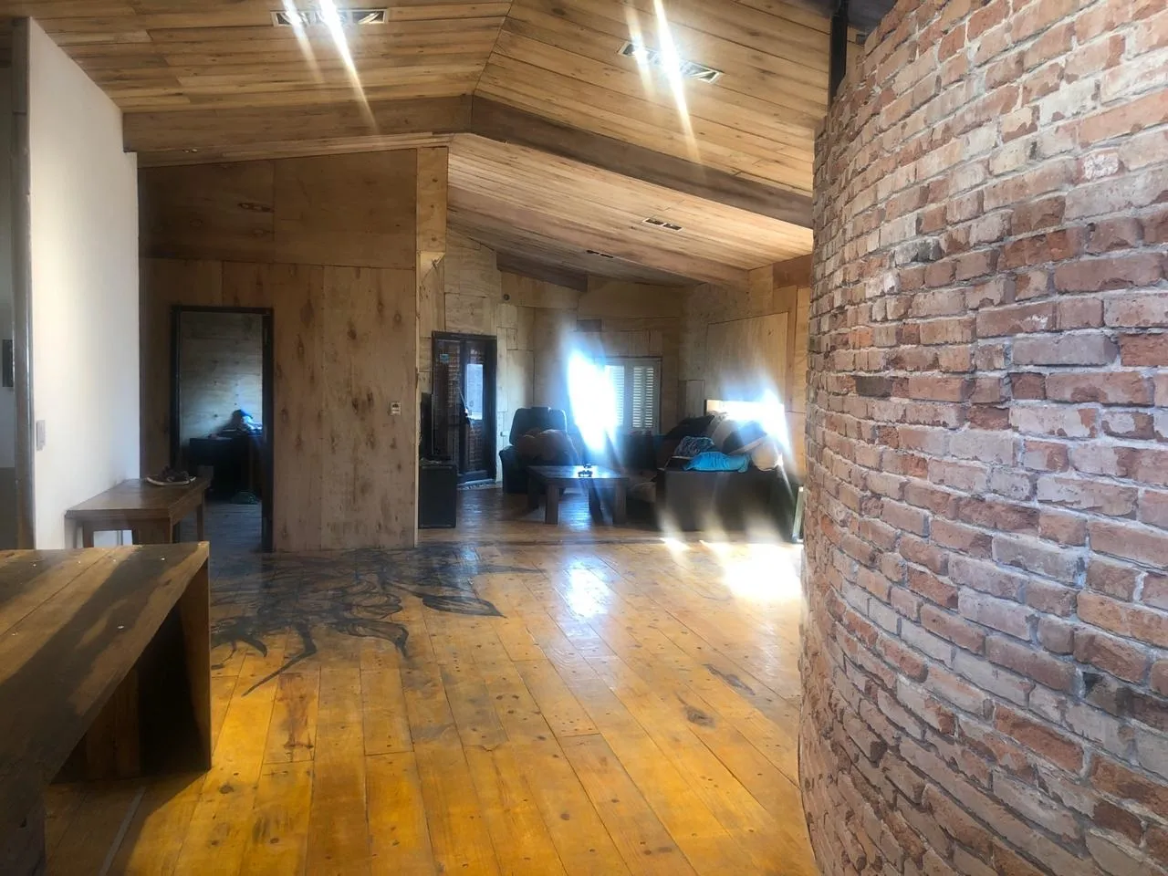 LOCAL COMERCIAL + 2 DEPARTAMENTOS + QUINCHO CON DEPENDECIA