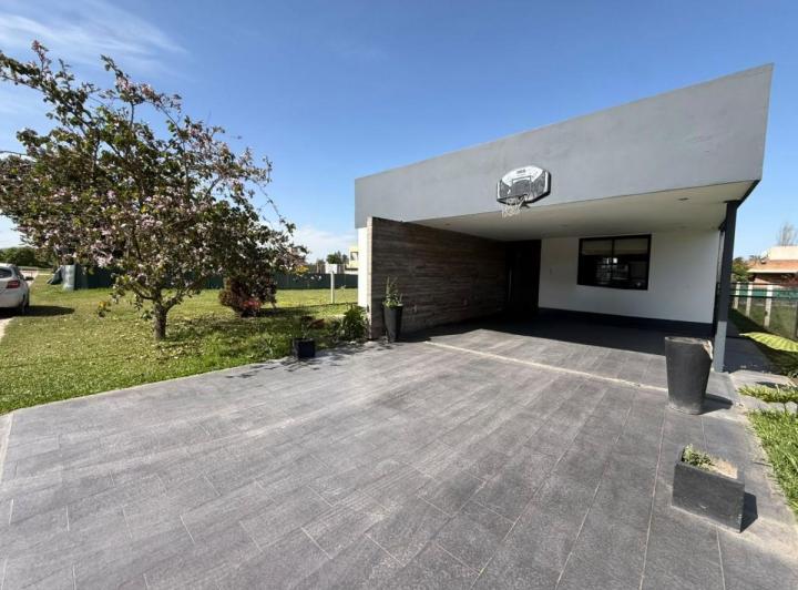 Casa · 110m² · 4 Ambientes · 1 Cochera