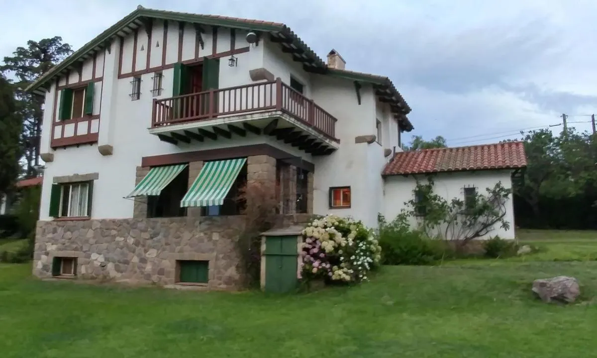 Venta casa antigua barrio golf La Cumbre impecable Vistas atardecer