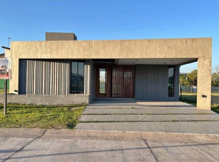 Casa · 145m² · 4 Ambientes · 2 Cocheras
