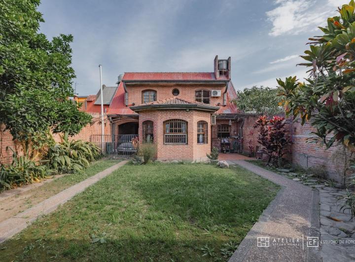 Casa · 234m² · 5 Ambientes · 3 Cocheras