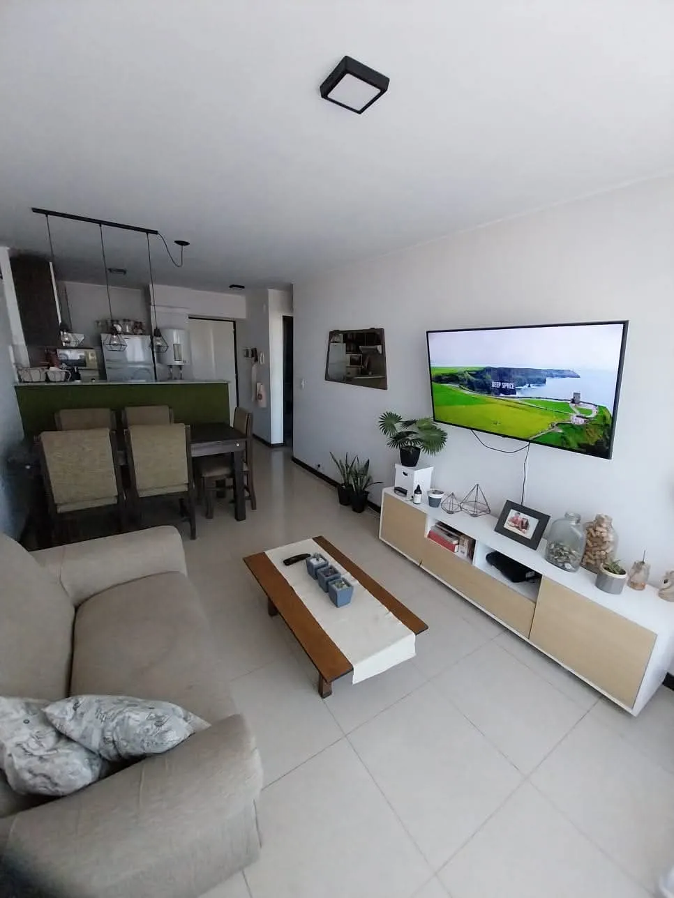 ALQUILO NVA CBA. BV ILLIA Y CHACABUCO. DEPTO 1 DORM. BALCON. PISO ALTO.