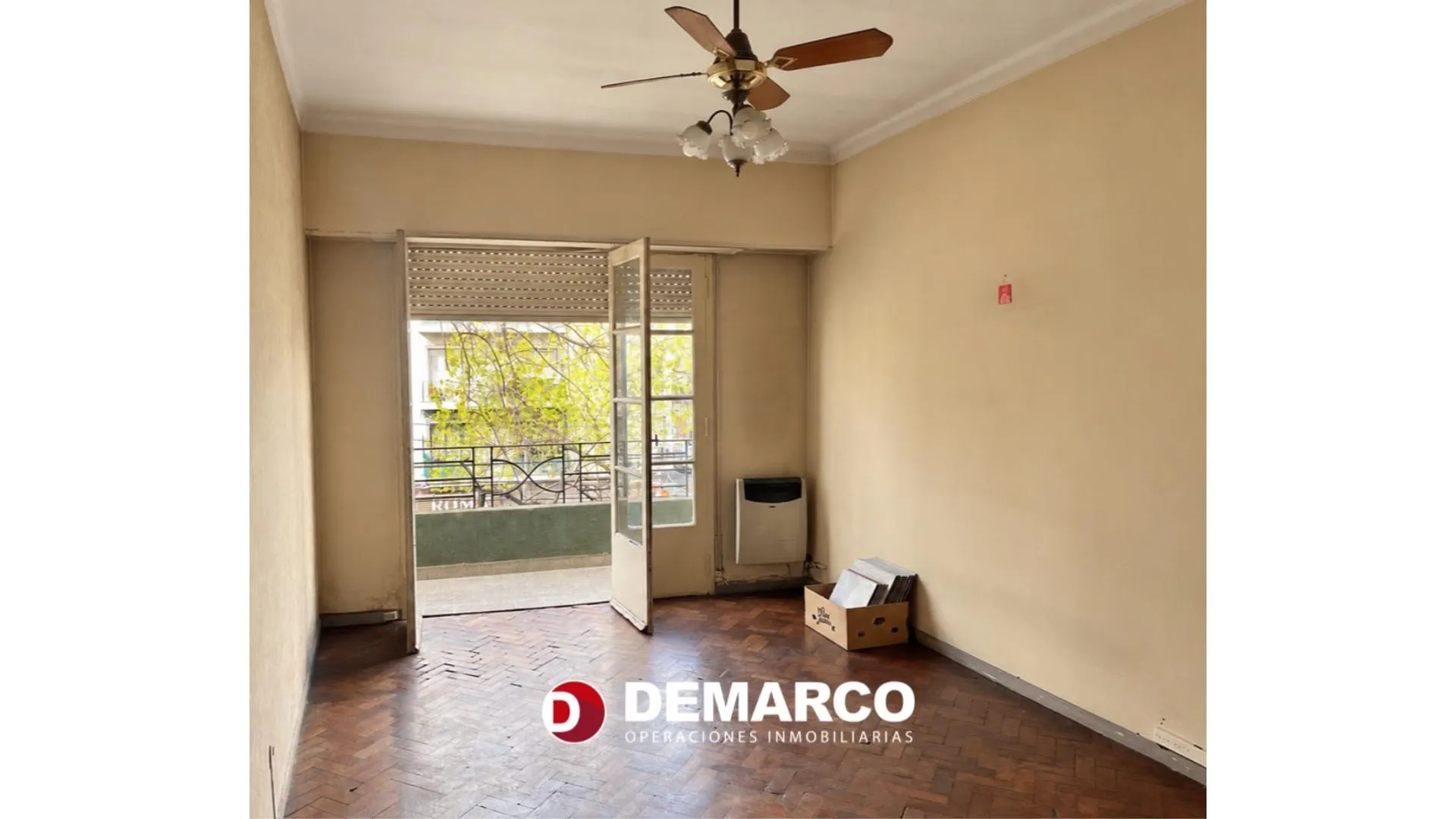 Departamento de 2 ambientes a la calle con balcón