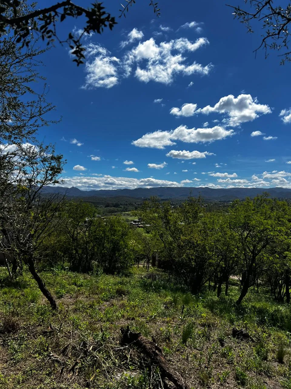 LOTE A LA VENTA EN MOLINOS DEL VIENTO – MENDIOLAZA