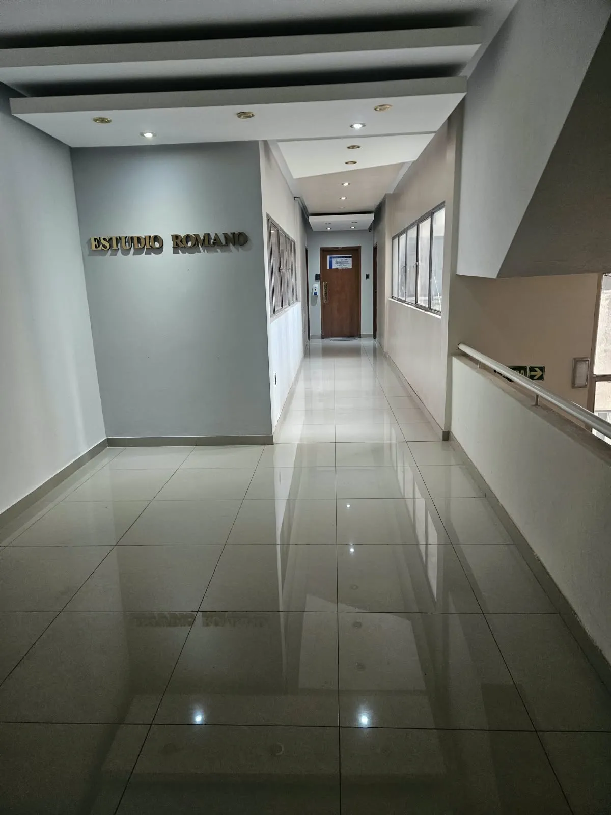 OFICINA EN ALQUILER  Ayacucho 72, Piso 3