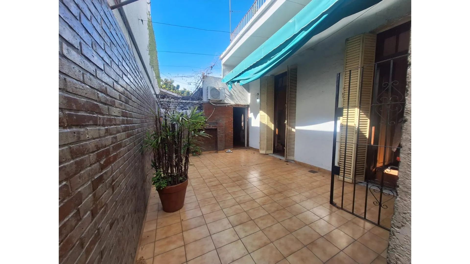 Casa lote propio de 4 ambientes en Villa del Parque