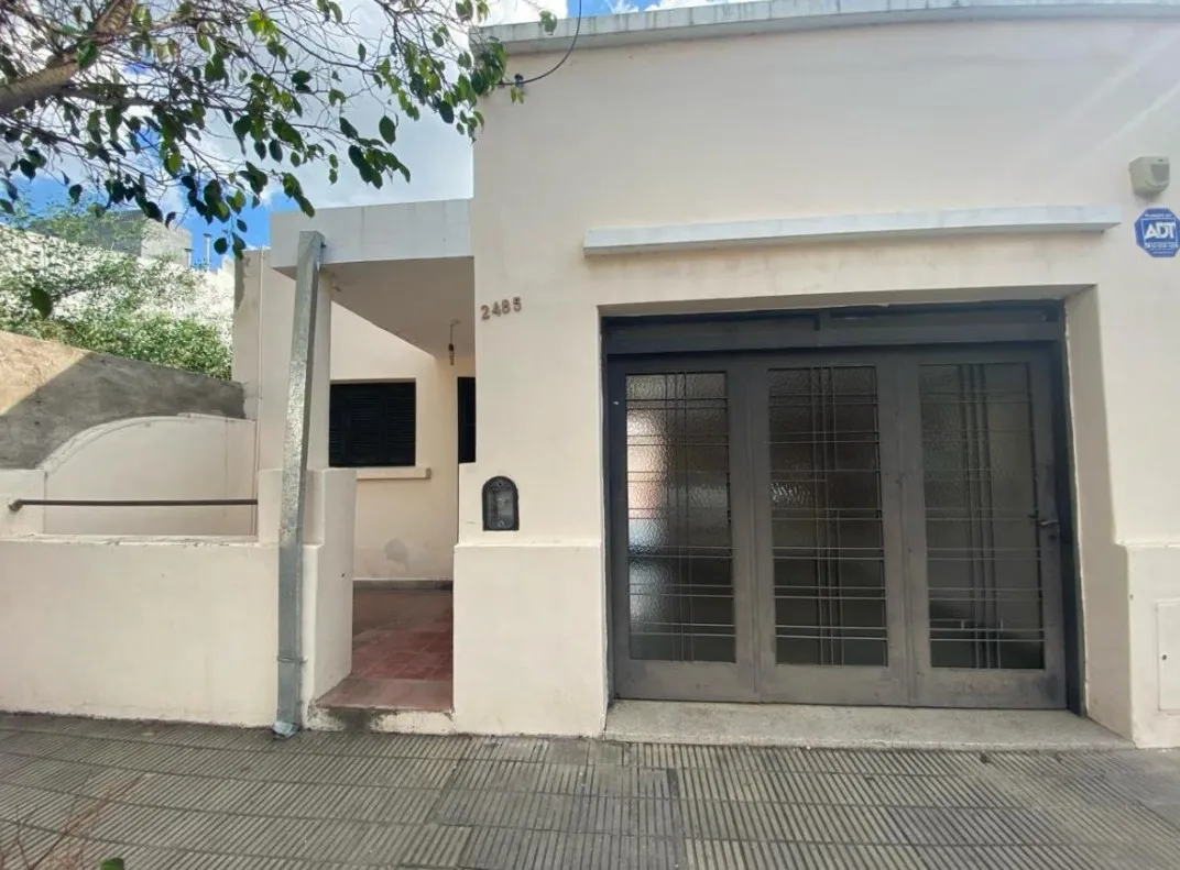 Alquiler Casa 2 Dorm. C/ Cochera - B° San Martin
