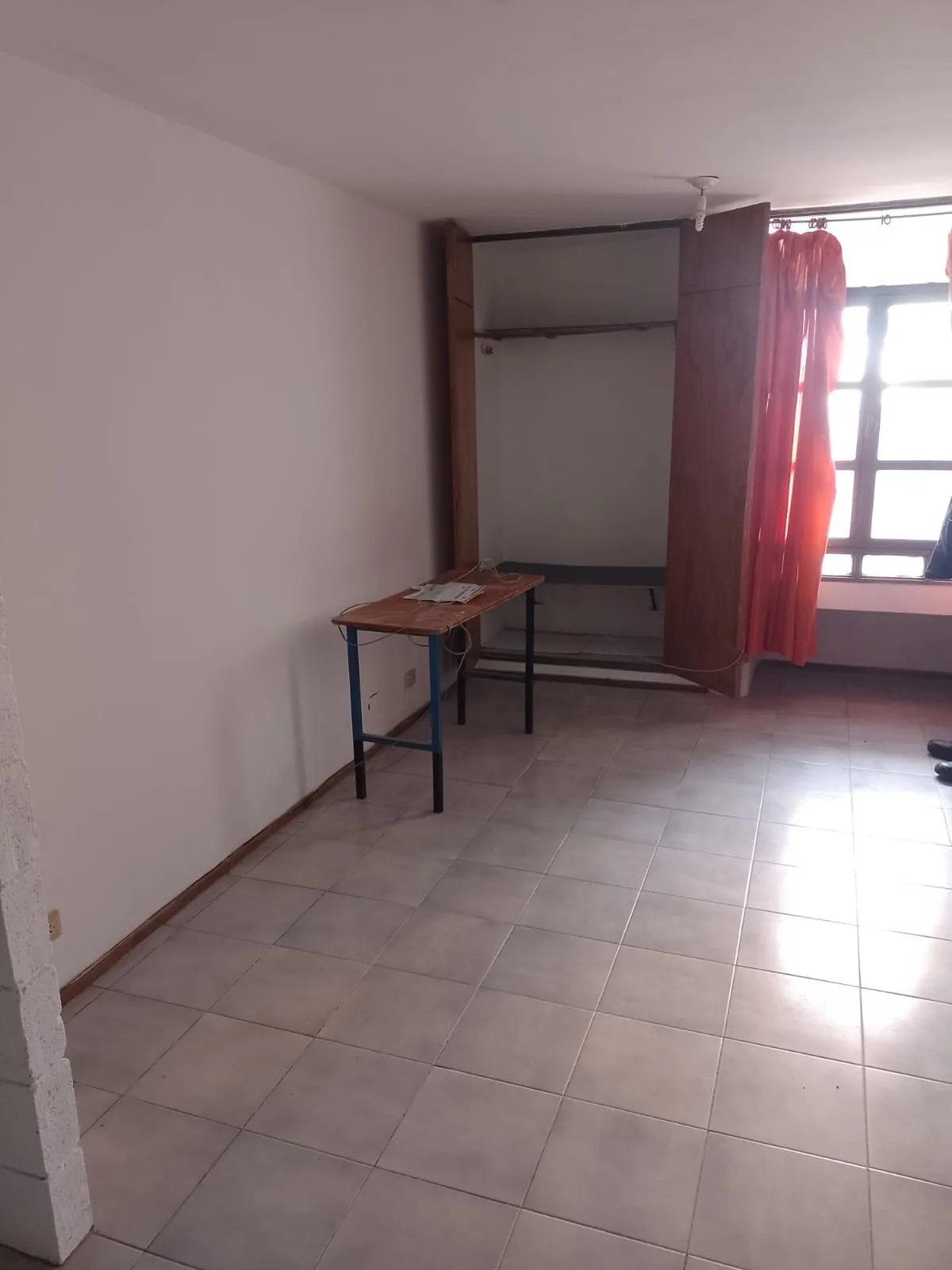 Alquilo Mono en Alberdi Ubicacion Sta rosa 350 mil