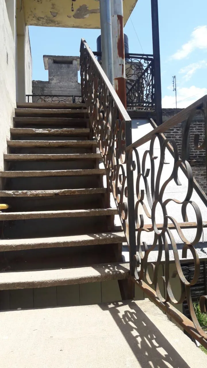 ALQUILER - DEPARTAMENTO 2 DORMITORIOS CON PATIO (PLANTA ALTA)