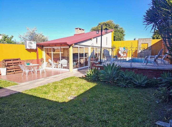 Casa · 200m² · 7 Ambientes · 3 Cocheras