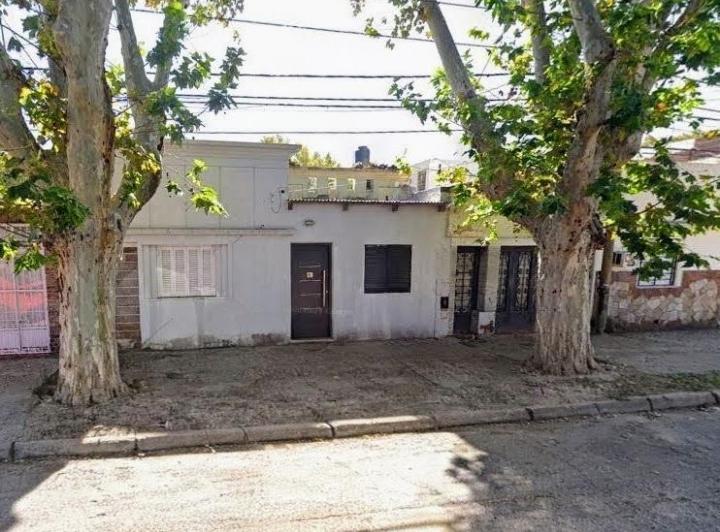 Casa · 190m² · 8 Ambientes · 2 Cocheras