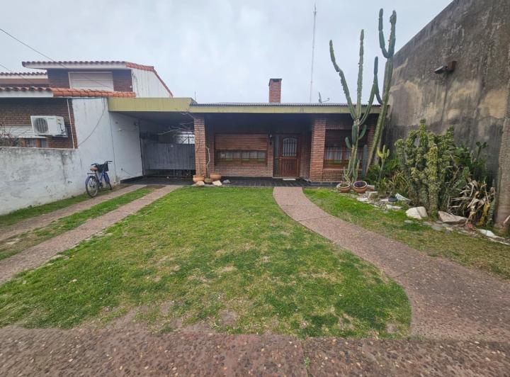 Casa · 345m² · 5 Ambientes · 1 Cochera