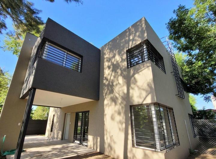 Casa · 109m² · 4 Ambientes · 1 Cochera