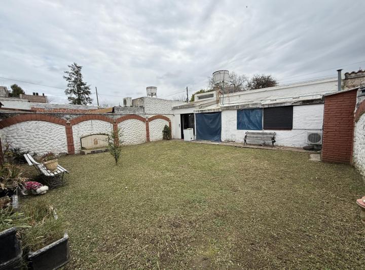 Casa · 140m² · 5 Ambientes · 2 Cocheras