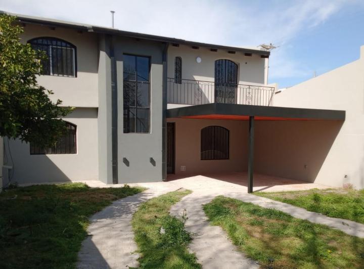 Casa · 145m² · 5 Ambientes · 1 Cochera