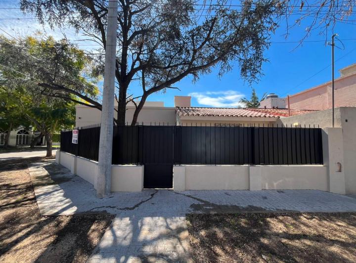Casa · 137m² · 6 Ambientes · 1 Cochera