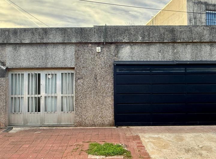 Casa · 140m² · 3 Ambientes · 2 Cocheras