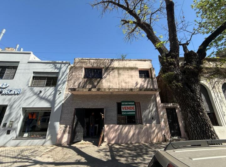 Casa · 130m² · 5 Ambientes · 1 Cochera