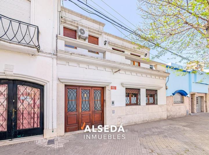 Casa · 208m² · 5 Ambientes · 1 Cochera
