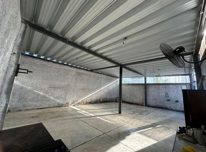 Bodega-Galpón · 140m² · 1 Ambiente · 1 Cochera