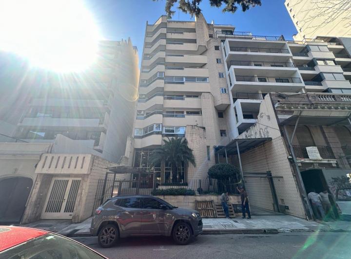 Departamento · 249m² · 3 Ambientes · 2 Cocheras
