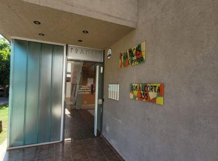 Departamento · 61m² · 4 Ambientes · 1 Cochera