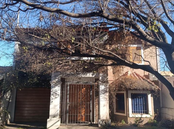 Casa · 251m² · 7 Ambientes · 1 Cochera