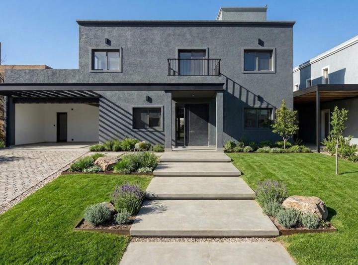 Casa · 270m² · 9 Ambientes