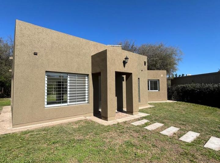 Casa · 110m² · 2 Dormitorios