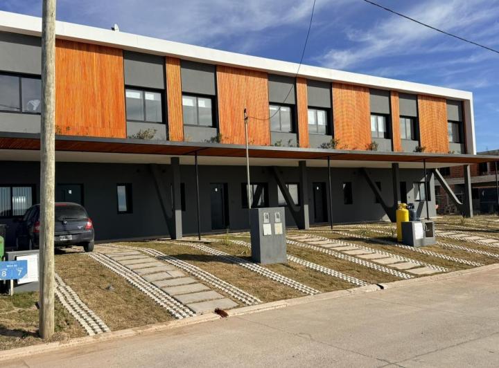 Casa · 98m² · 3 Ambientes · 2 Cocheras
