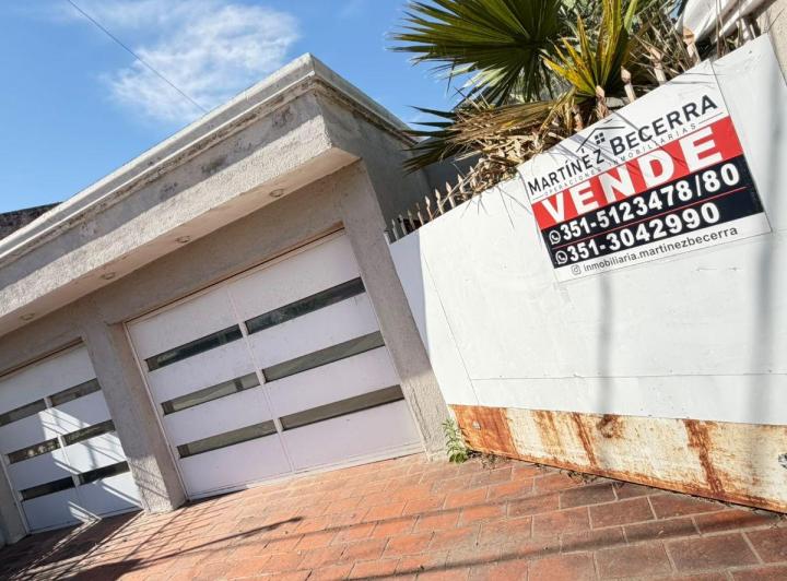 Casa · 190m² · 10 Ambientes · 3 Cocheras