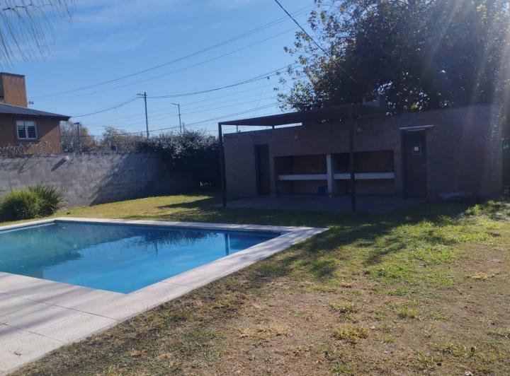 Casa · 104m² · 6 Ambientes · 1 Cochera