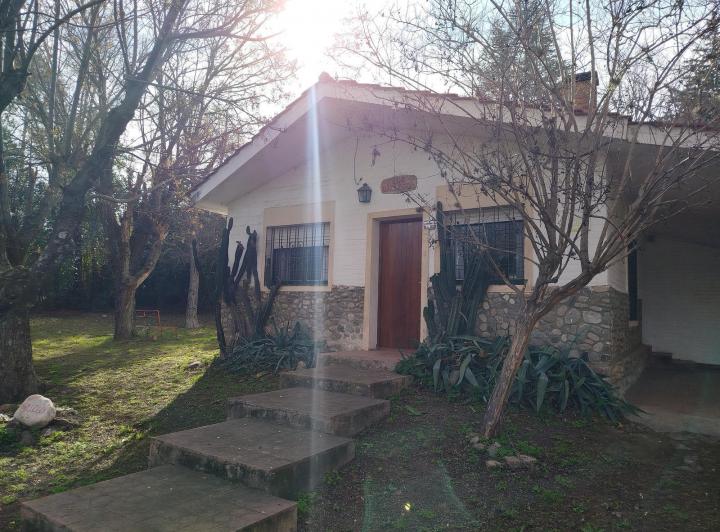 Casa · 750m² · 4 Ambientes · 1 Cochera