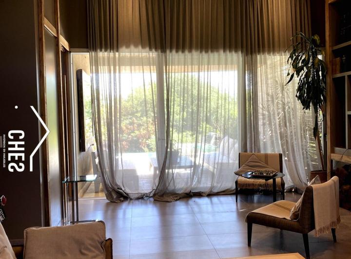 Casa · 400m² · 5 Ambientes · 3 Cocheras