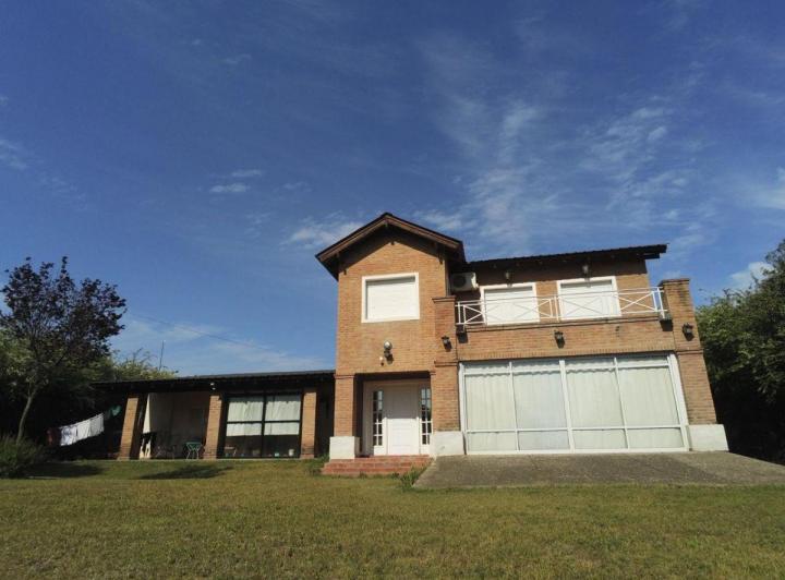 Casa · 275m² · 7 Ambientes · 4 Cocheras