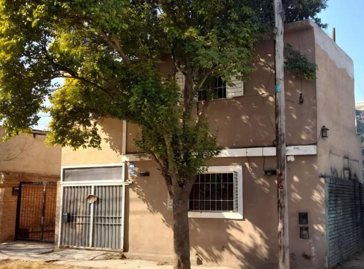 Casa · 22m² · 2 Ambientes · 1 Cochera