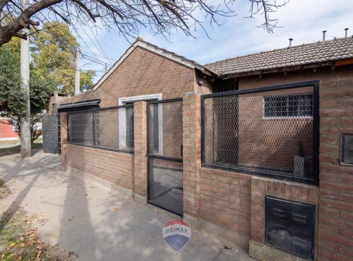 Casa · 187m² · 5 Ambientes · 2 Cocheras