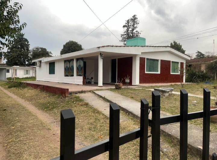 Casa · 350m² · 6 Ambientes · 3 Cocheras