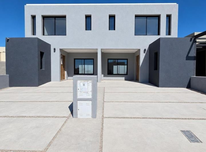 Casa · 18m² · 3 Ambientes · 1 Cochera