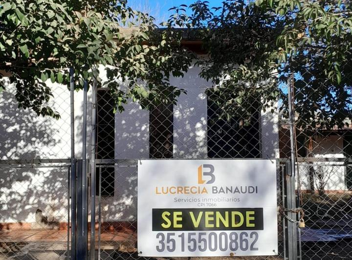Casa · 250m² · 10 Ambientes · 4 Cocheras