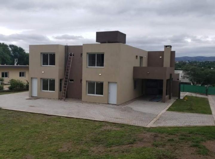 Casa · 116m² · 3 Ambientes · 1 Cochera