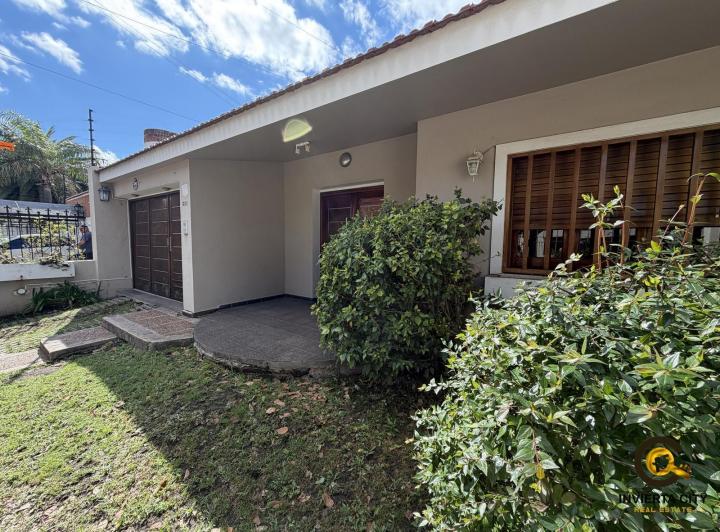 Casa · 6 Ambientes · 1 Cochera