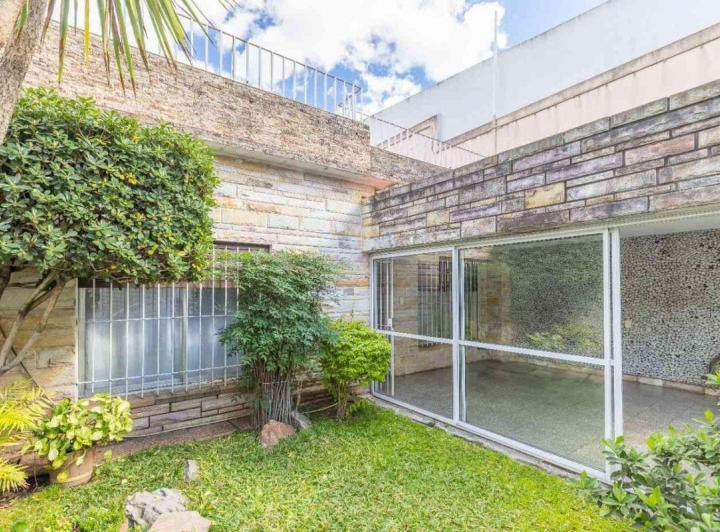 Casa · 131m² · 5 Ambientes · 1 Cochera