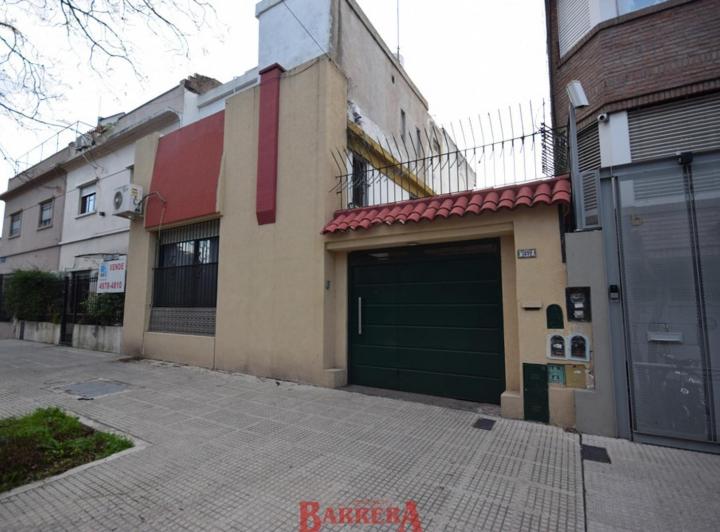 Casa · 225m² · 4 Ambientes · 2 Cocheras