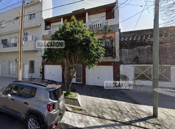 Casa · 165m² · 4 Ambientes · 2 Cocheras