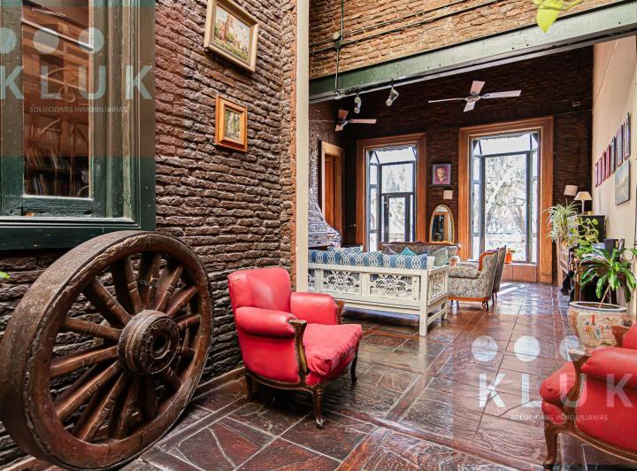 Casa · 300m² · 6 Ambientes