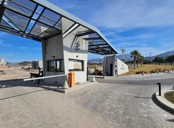 Terreno · 714m²