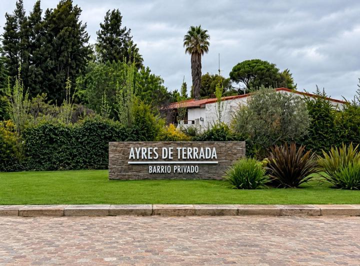 Terreno · 1200m²