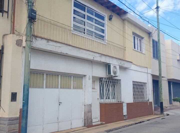 Casa · 156m² · 7 Ambientes · 1 Cochera