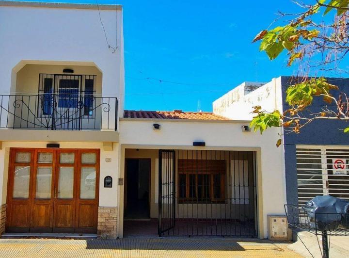 Casa · 140m² · 4 Ambientes · 1 Cochera